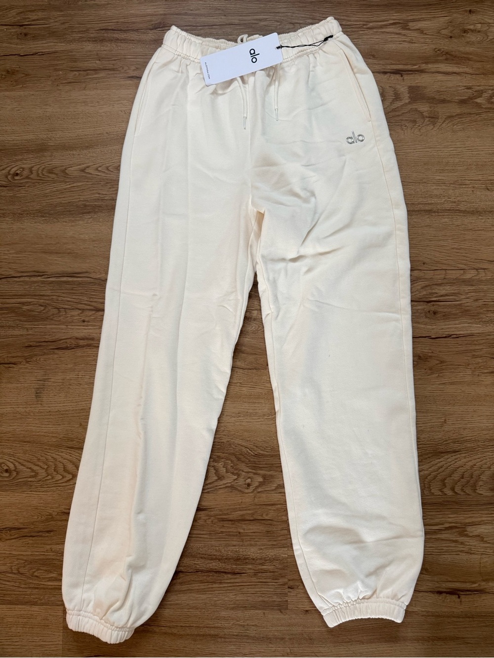 ALO Yoga Accolade Sweatpant in Ivory